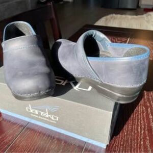 Woman’s Dansko clogs Professional, Blueberry size 36